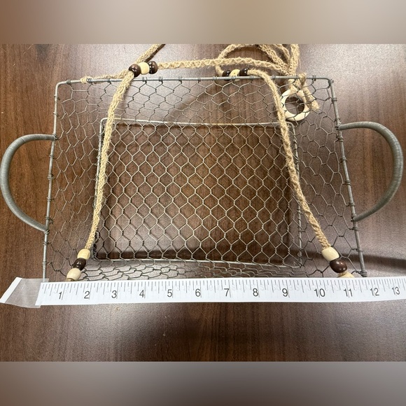 Handmade hemp macrame hanging basket - Picture 5 of 6